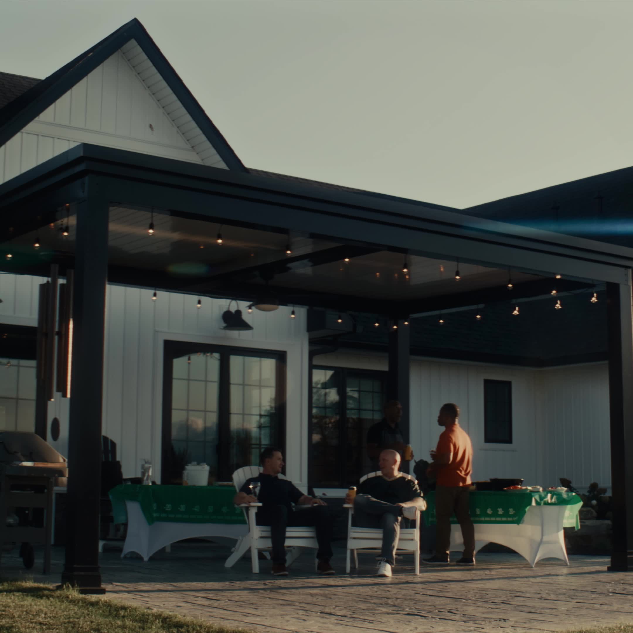 Rain? Close Your Pergola Automatically