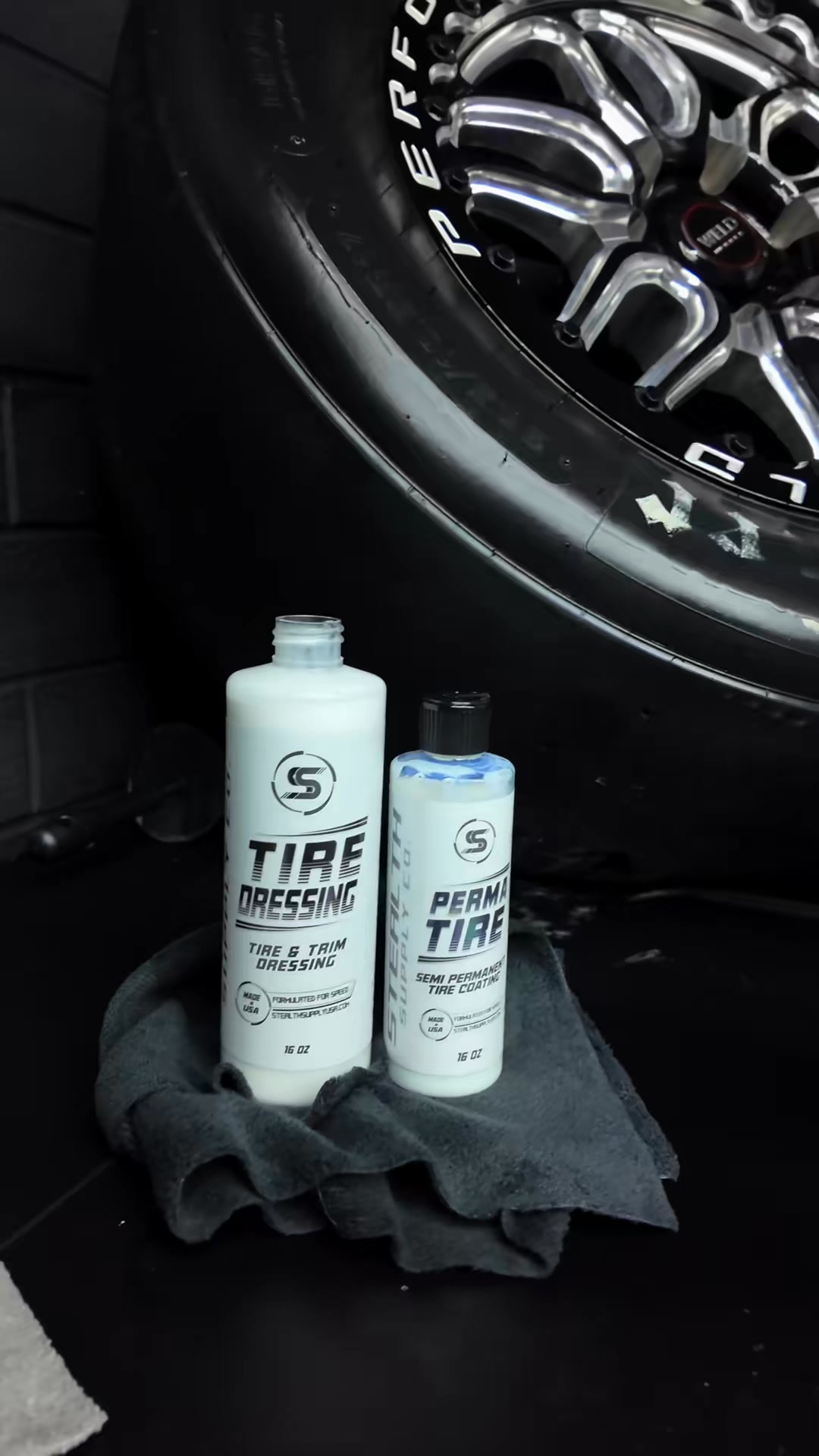 Serious drivers don’t tolerate residue on paint or wheels.
This is a true tire coating, zero sling, zero runoff, clean edges every drive.