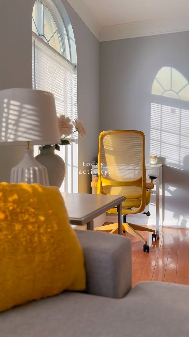 I instantly fell in love with the color of this Sunaofe chair — it blends beautifully with my living room decor and adds a clean, modern, and elegant touch to the space 🌿
It truly elevates the entire corner and feels like a natural part of the home.

With its soft lines, refined shape, and airy look, it’s not only comfortable but also visually stunning.
The breathable mesh back, supportive cushioned seat, and adjustable features make it perfect for everyday use without compromising on style.

A piece that adds both comfort and aesthetic value to your living space ✨
@sunaofe

#Sunaofe #HomeDecor #ModernLiving #HomeOfficeStyle #InteriorAesthetic