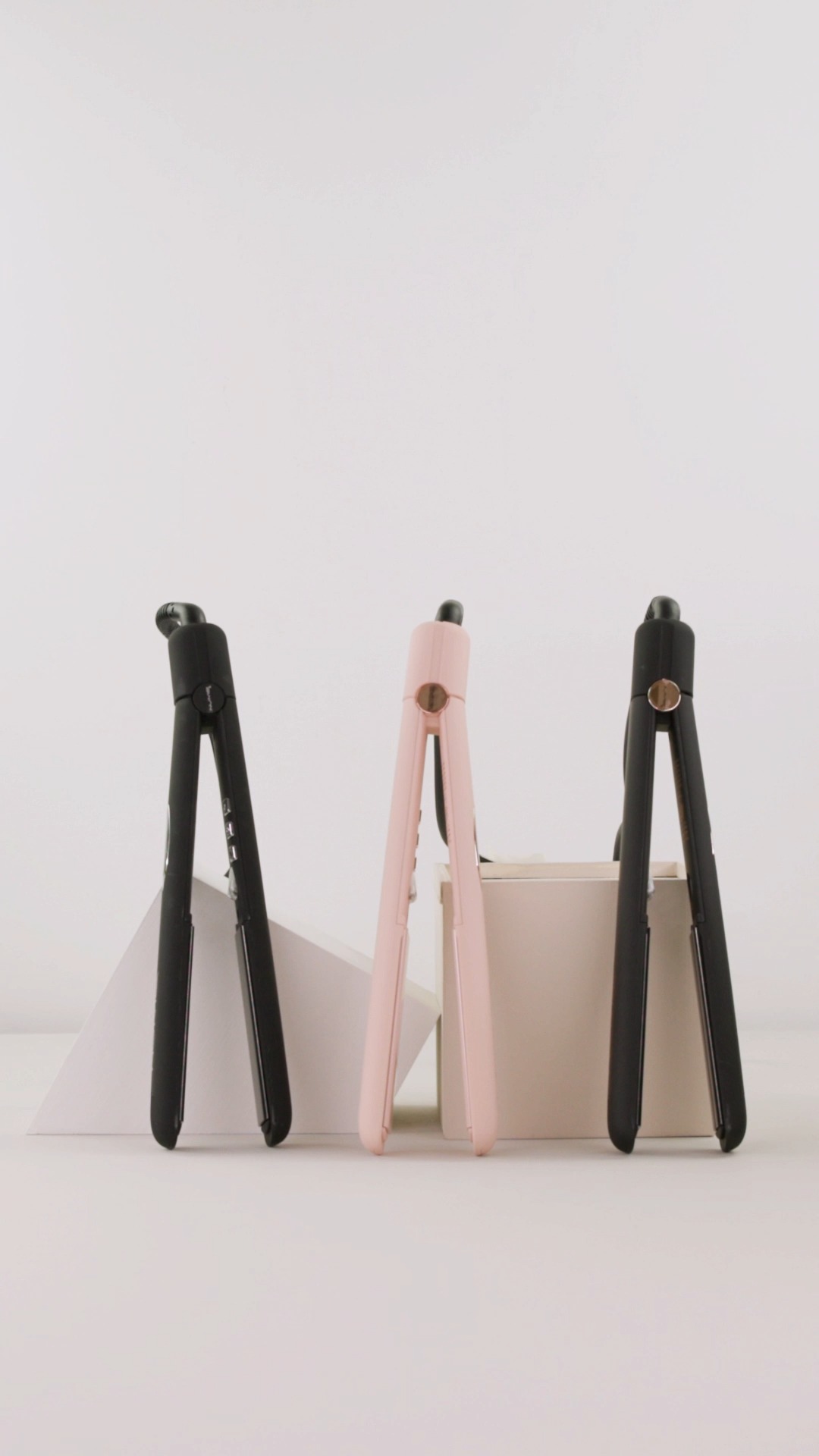 When you want results , not a whole project.
Smooth hair, on repeat.

#NuMeHair #Megastar #FlatIron #SleekHair #HairStyling #QuickStyle #BeautyRoutine #HairTools