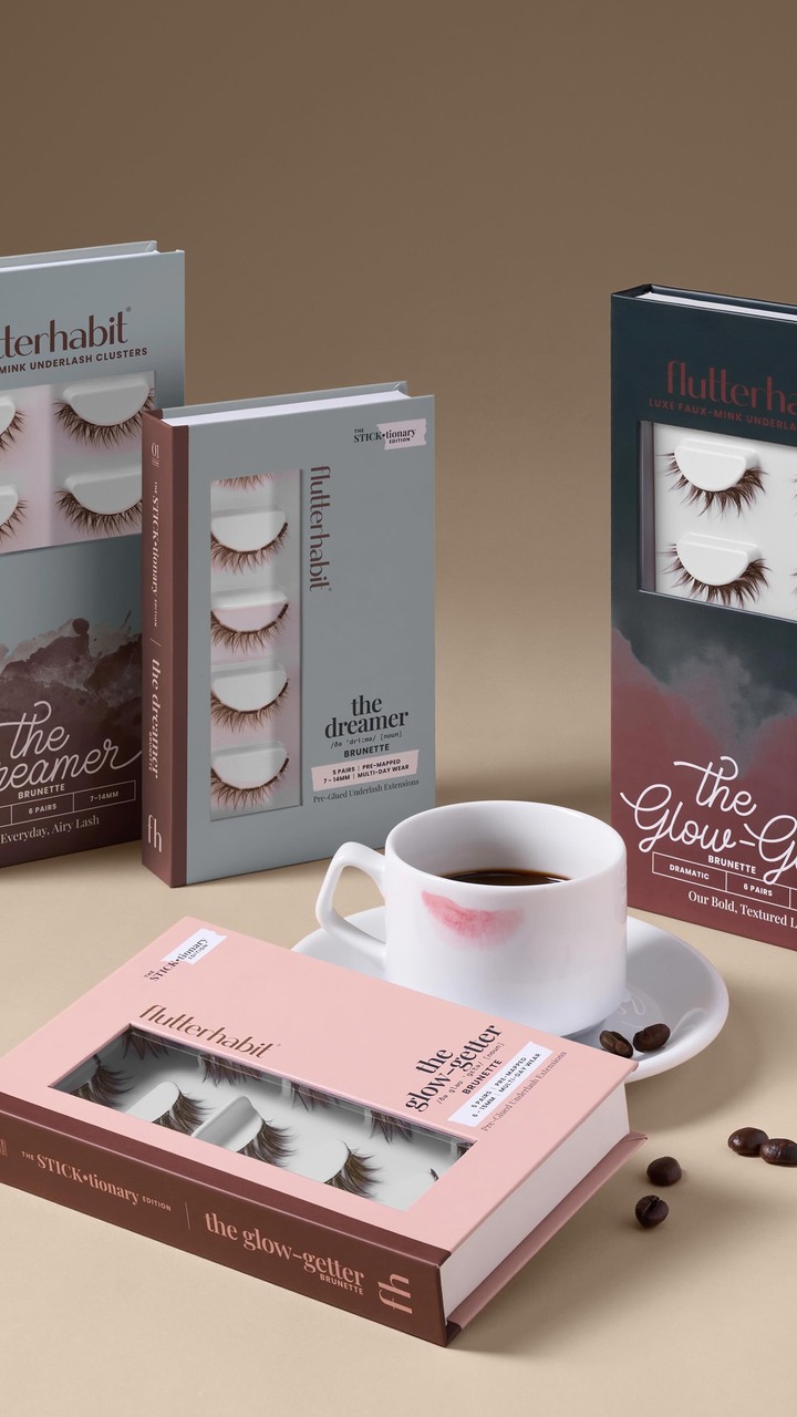 Current obsession: The Glow-Getter & The Dreamer in “Brunette” 🍫

Rich brunette fibers for a softer, more natural finish with just the right amount of drama. 

#flutterhabit #diylashextensions #diylashes #brownlashes