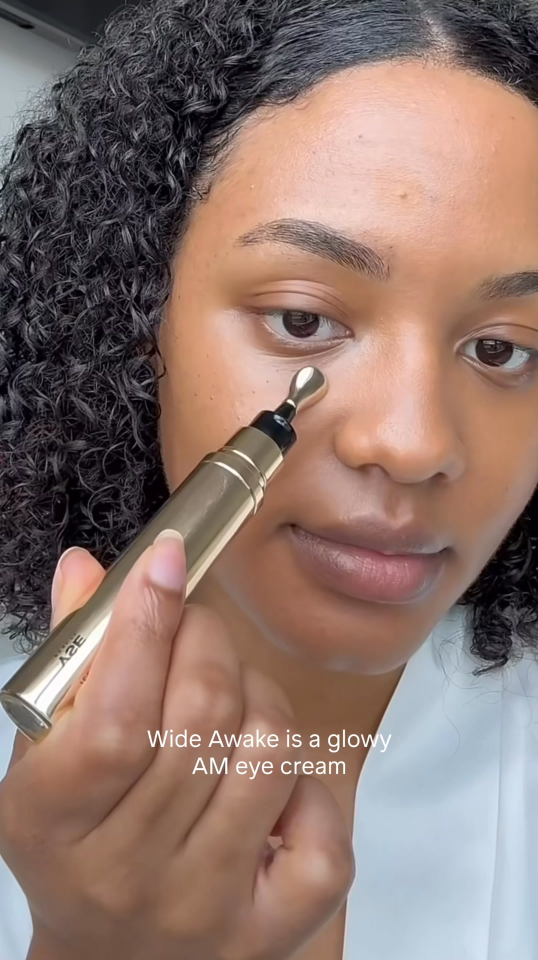 Your glowy AM eye cream, now in 4 tints