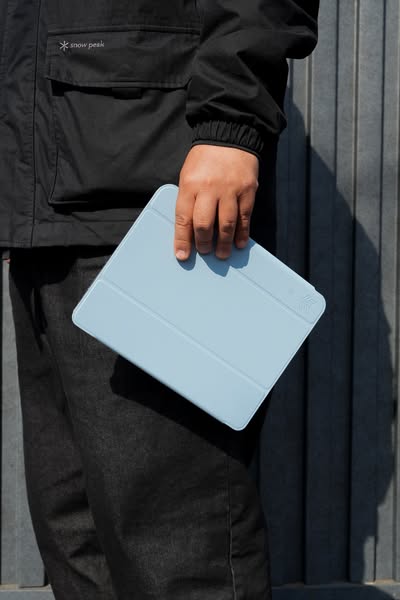 Slim protection. Smart functionality. Everyday reliability. The STM Goods Studio iPad Case for iPad (A16) / 10th gen is designed to keep up with how you actually use your device.
Its lightweight build makes it easy to carry, while the protective shell helps guard against everyday bumps and scratches. The built-in auto sleep/wake cover helps preserve battery life, and the integrated Apple Pencil holder keeps everything secure and ready when you need it.
Simple, practical, and made to travel with you.
stmgoods.com/collections/ipad