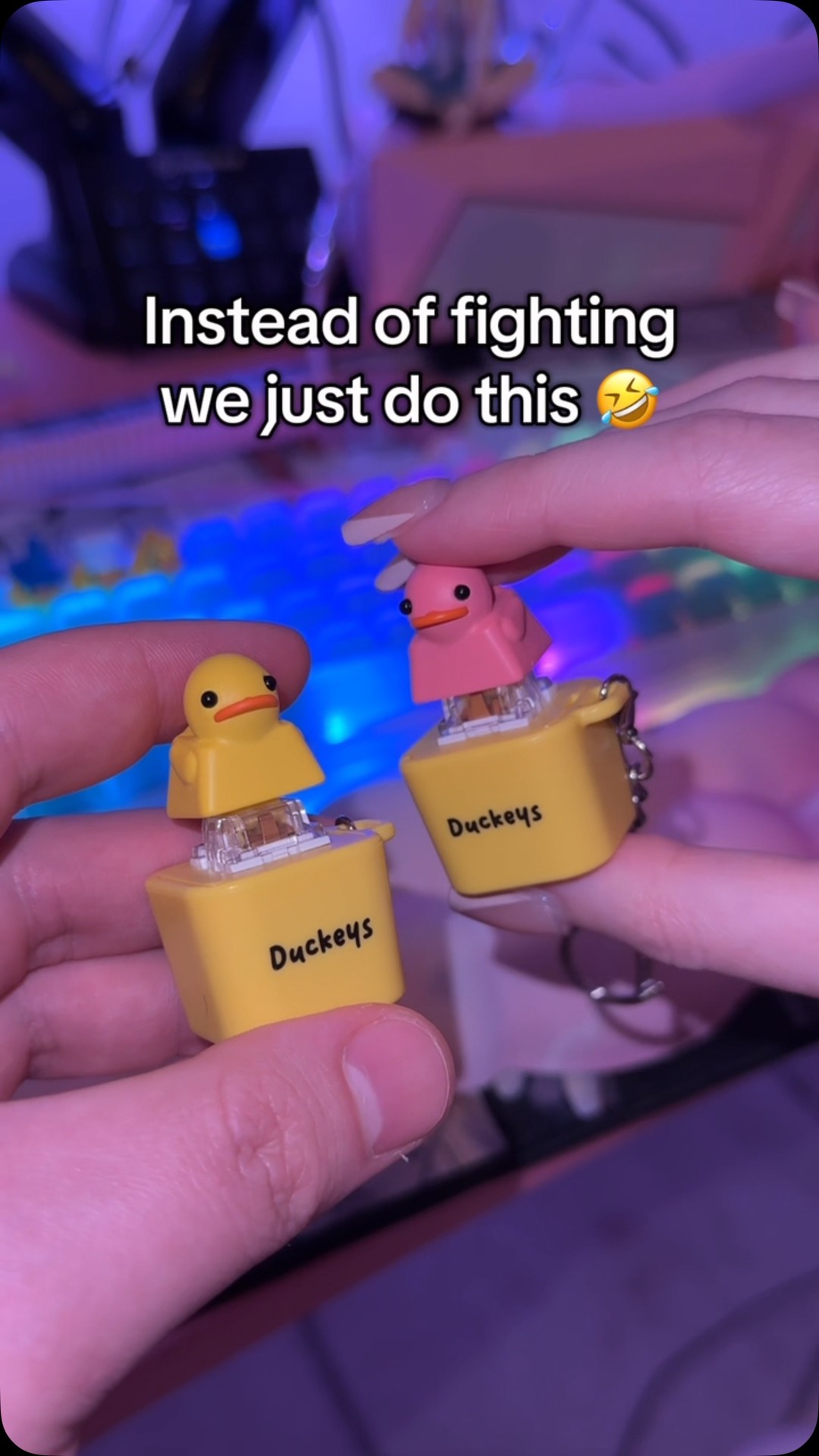 Fighting or Quacking 🤷🏻‍♂️

Shop Now at Duckeys.com or Link in bio!

#fidget #fidgettoy #duck #quack #toy #keychain #funny #collectable #office