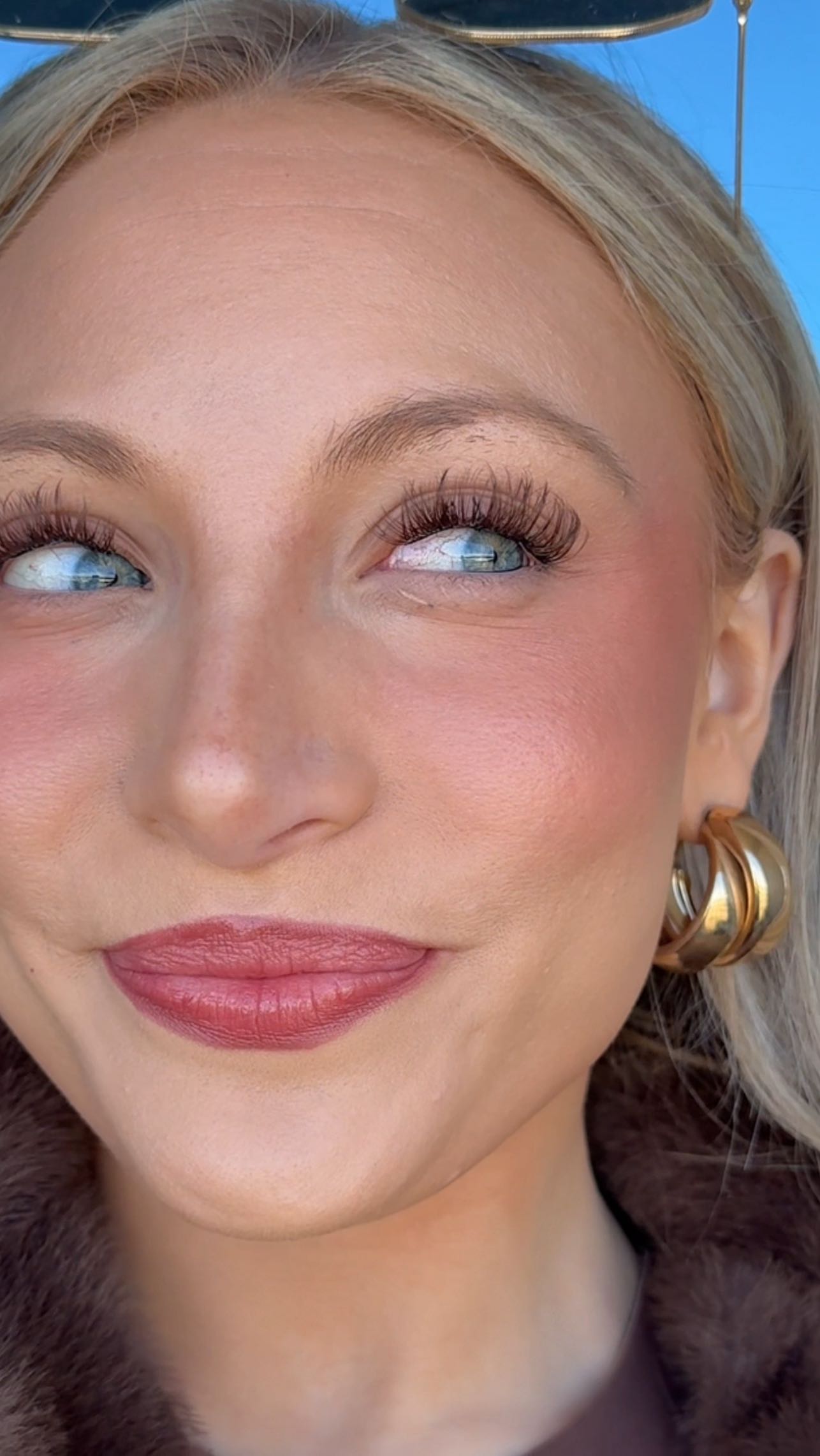 For anyone who thinks lashes are “too much”… meet brunette clusters 🤎

Soft. Natural. Effortless. 
.
.
.
#diylashextensions #flutterhabit #brownlashes