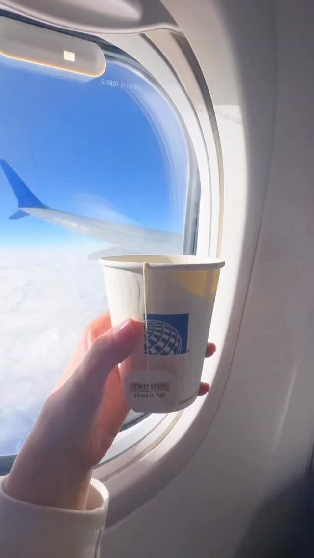 We’re here to make relaxing in the sky easier than ever. Enjoy a cup of Twinings Tea on any United flight. ✈️🍵

#twiningstea #twiningsusa #unitedairlines #flyunited #traveltime