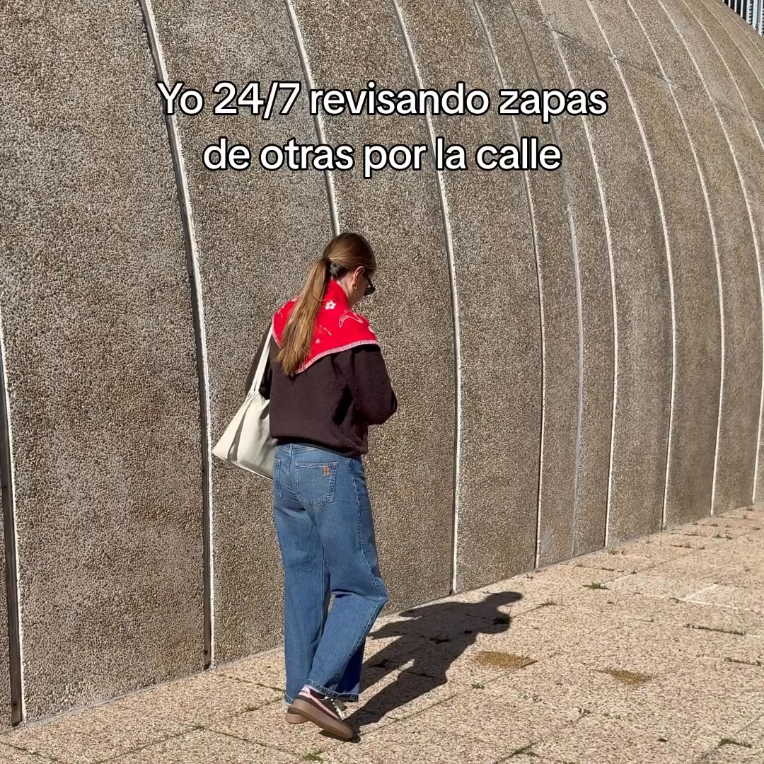 Descubre la sensación natural de caminar sin límites.
Nuestras sneakers barefoot respetan la forma real de tu pie, mejoran tu postura y te devuelven la libertad de movimiento.

Más espacio. Más equilibrio. Más conexión.