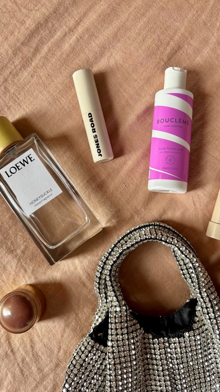 What else would you add to this list? 🥰

#boucleme #curlyhair #healthycurls #curlyhairroutine #curlyhairjourney