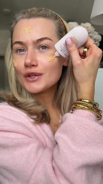 HydraTint - Moisturising Tinted Serum