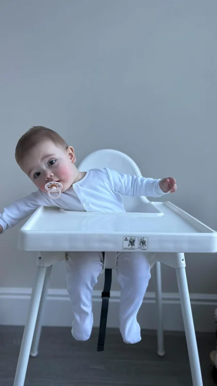 Oona’s been testing out the brand new Bibado Fairytale Foodie Coverall Bib 🦄✨

They're a dream for messy mealtimes! 

They grow with her, wipe clean in seconds, are machine washable 🙌 I don't know any other brands who have a 30-month weaning warranty too. 

Less mess, more magic ✨

AD #gifted

#Bibado #bibadocommunity #bibafamily #bibadomagic