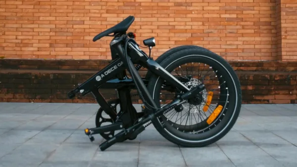 Ultra-Light. Carbon. City-Ready.