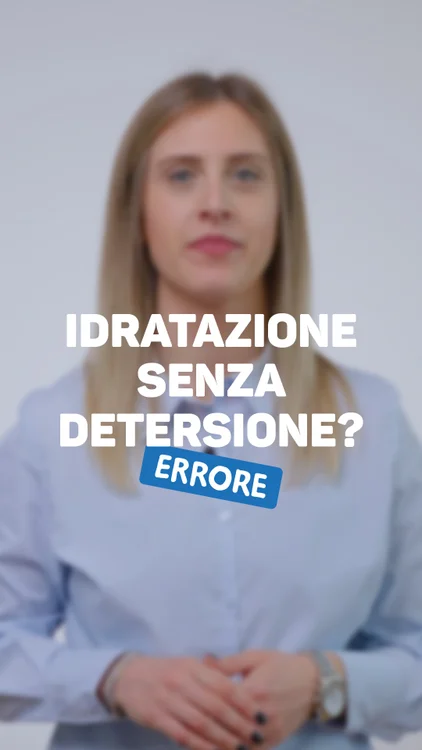 L’idratazione non inizia dalla crema. Inizia da come detergi la pelle!

Ogni giorno, la detersione è il primo gesto che può fare davvero la differenza: rimuove impurità e sebo, ma soprattutto prepara la pelle a ricevere ciò che viene dopo, senza alterarne l’equilibrio.

Per questo scegliere il detergente giusto è fondamentale:
👉 Una formula schiumogena e delicata è ideale per la pelle sensibile e reattiva che ha bisogno di pulizia quotidiana senza aggressioni.
👉 Una detersione per affinità, invece, è più indicata per la pelle molto secca, fragile o a tendenza atopica, perché rispetta e protegge i lipidi naturali.

Quando la detersione è corretta, la pelle tira meno, reagisce meno e l’idratazione funziona meglio.

Tu che tipo di detergente usi? Scrivicelo nei commenti. 

#detersione #pellesensibile #barrieracutanea #skincare