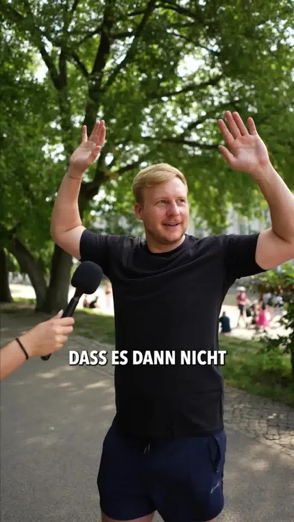 Dieses T-Shirt ist wie ein Push-Up-BH für Männer!