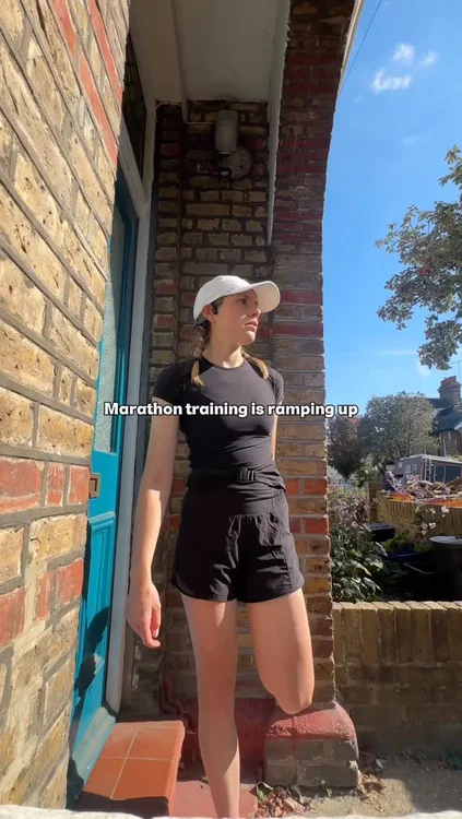 The hardest part of marathon training isn’t the miles🏃🏼‍♀️

It’s recovering well enough to keep showing up. 

These are a few of the habits I try to stay consistent with during heavier training blocks. Things like mobility, fuelling properly, protecting my sleep and making sure I actually slow down after busy days. 🧘‍♀️🥪

I’ve also been taking @nutravita_uk Magnesium Complex as part of my evening routine which provides a high-strength dose from multiple forms (e.g. citrate, bisglycinate etc.), chosen for absorption and effectiveness. I’ve been taking it alongside their Ashwagandha Complex (traditionally used as an adaptogenic herb) which combines a premium KSM‑66 Ashwagandha extract, Lion’s Mane and L‑Tryptophan to support calm and relaxation.

✨Magnesium contributes to normal muscle function and to a reduction of tiredness and fatigue.

#nutravita #nutravitastartstrong #ad #marathontraining #recoverytips