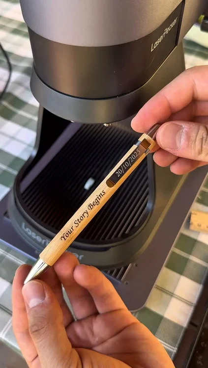 Pen and Case customisation with @laserpecker LP2 and LP5
⬇️
5% off on LaserPecker website with coupon 3DP10, check my bio, or navigate to this link: https://shrsl.com/4u1ld
⬇️
All settings I used at the project link: https://craftzone.laserpecker.net/en/detail/6821-Customized-Bamboo-Pen-and-Case
⬇️
#laserpecker