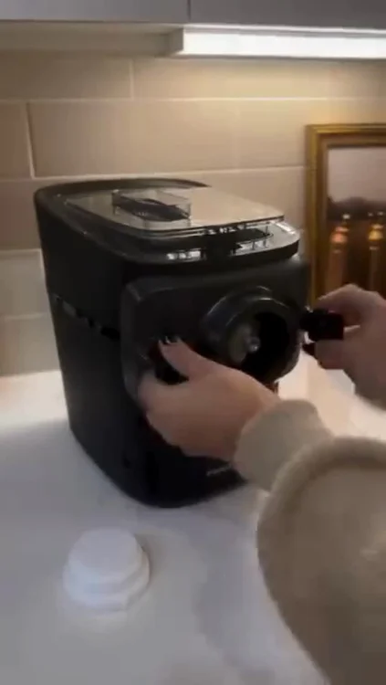 Fresh pasta without the hassle? @ddeniseee_ lets the Philips Pasta Maker handle it all 🍝

Simplify your next pasta night at the link in bio. #pastanight #homemadepasta #easyrecipes