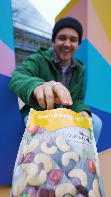 Snack gefällig? 🥜😋⁣
⁣
#snackseeberger #cashewcranberry #snackonthego